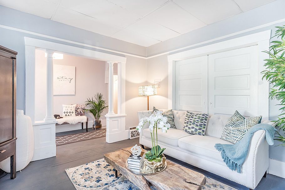 136 W 12th Avenue Vancouver, BC - 1