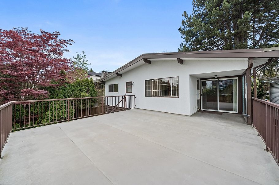 532 W 64th Avenue Vancouver, BC - 27