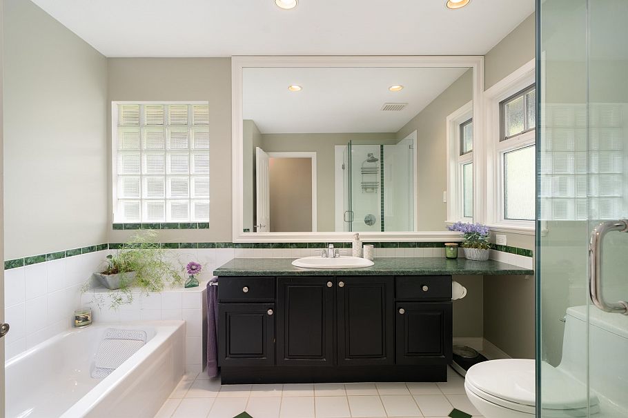 801 Regal Crescent North Vancouver, BC - 24