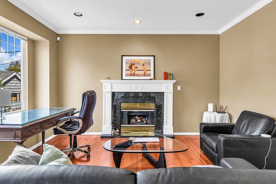 3263 W 14th Avenue Vancouver, BC - 11