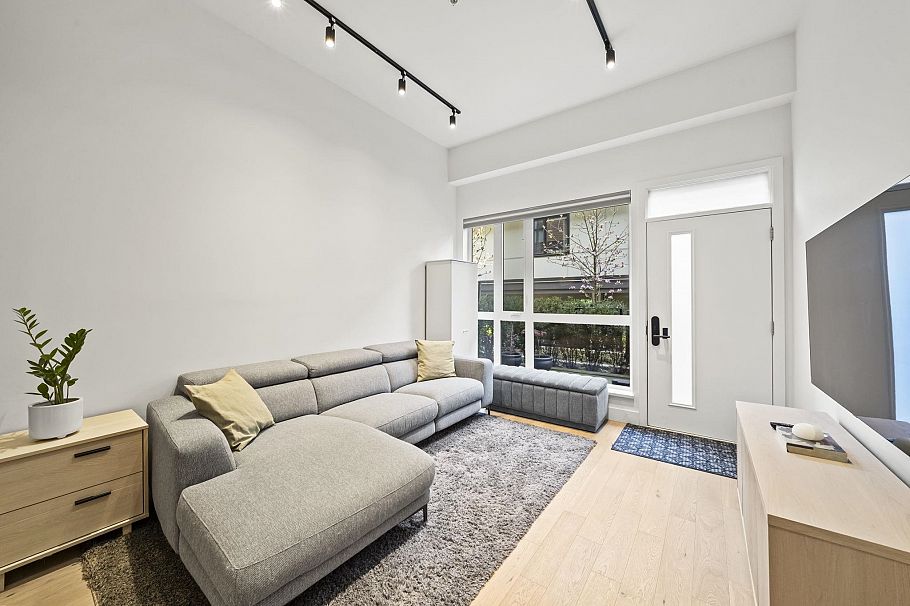 3958 Dumfries Street Vancouver, BC - 3