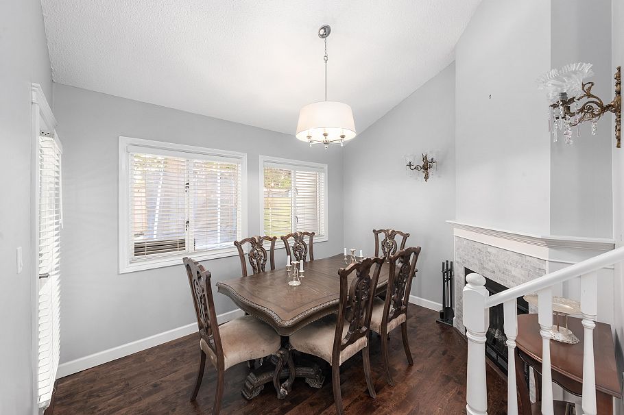 1991 Cedar Village Crescent North Vancouver, BC - 9