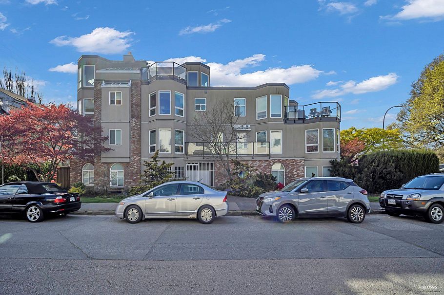 305 2110 Cornwall Avenue Vancouver, BC - 30