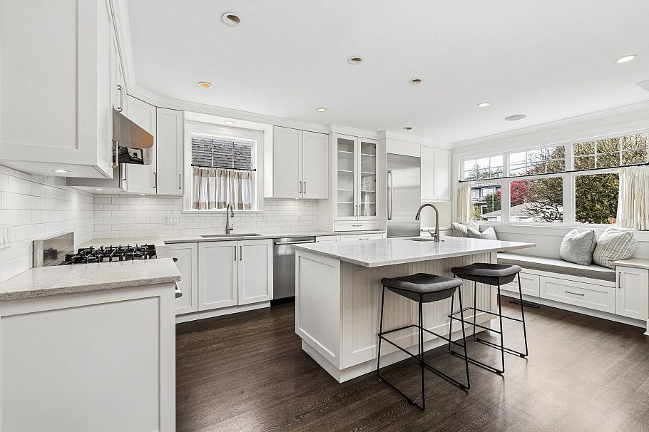 2859 W 33rd Avenue Vancouver, BC - 4