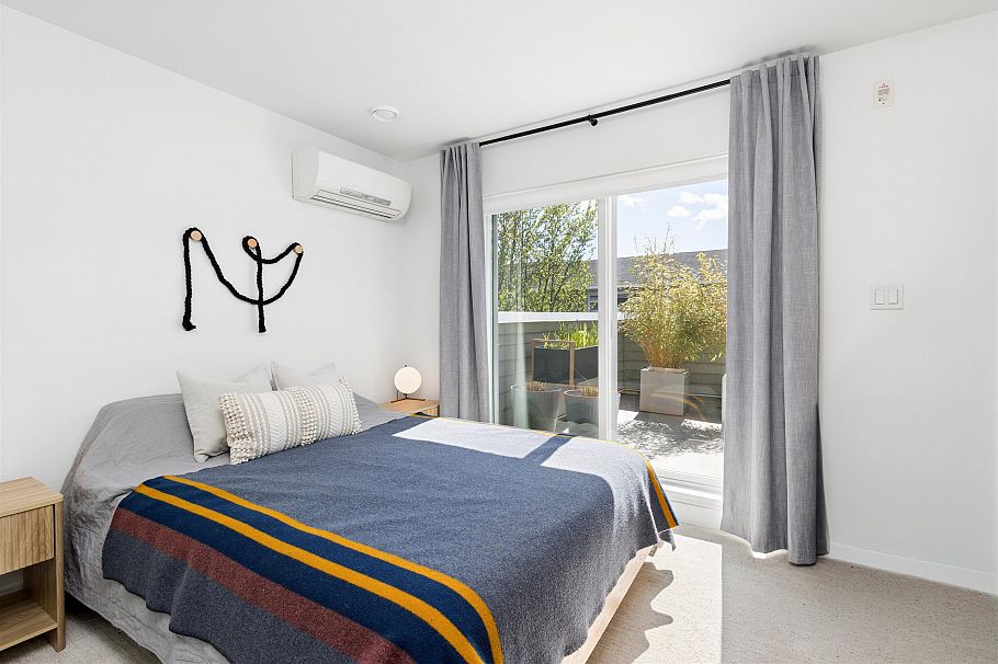 2 265 E 8th Street North Vancouver, BC - 17