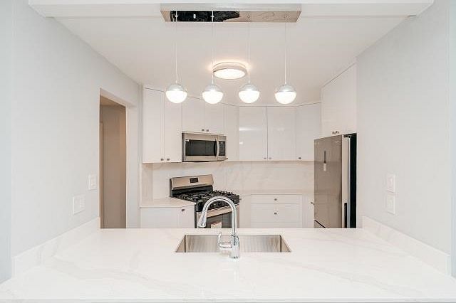 303 1415 W Georgia Street Vancouver, BC - 6