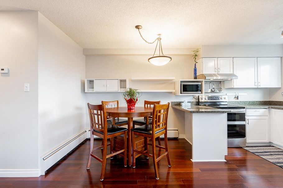 209 2211 W 2nd Avenue Vancouver, BC - 9