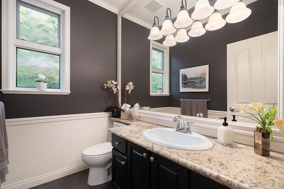 801 Regal Crescent North Vancouver, BC - 17