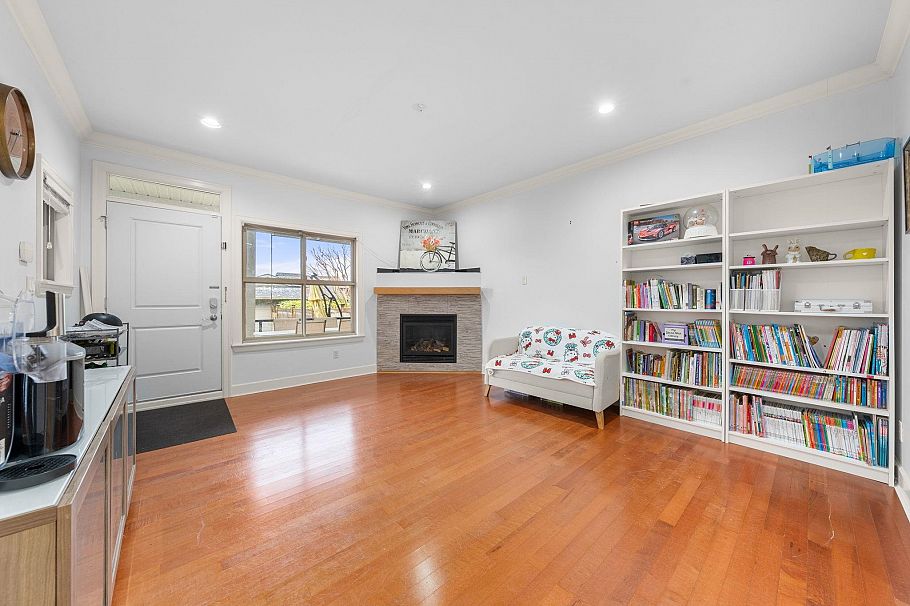 341 E 8th Street North Vancouver, BC - 14