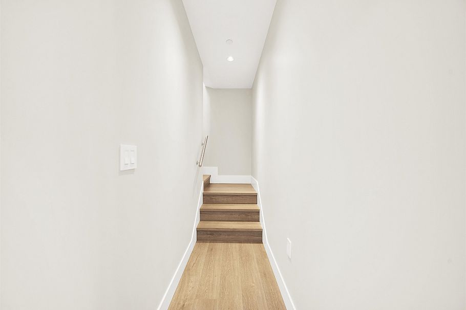 3128 Kings Avenue Vancouver, BC - 9