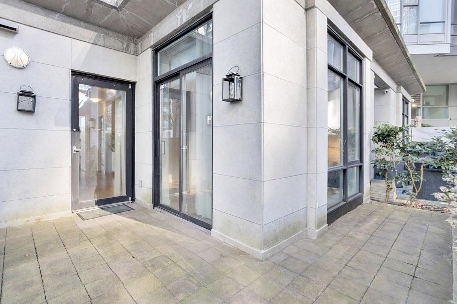 1455 Strathmore Mews Vancouver, BC - 3