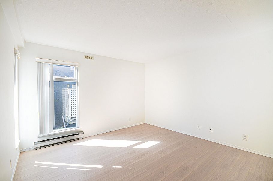 203 865 W 15th Avenue Vancouver, BC - 18