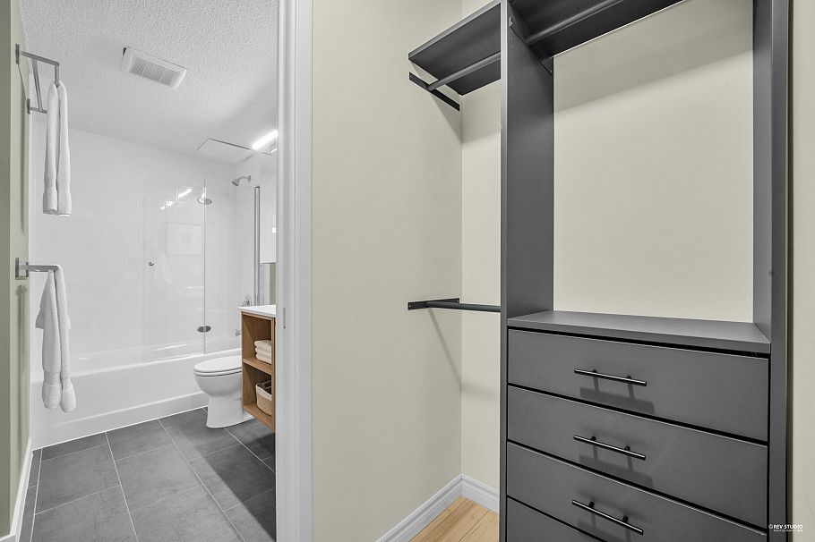 103 150 E 5th Street North Vancouver, BC - 22