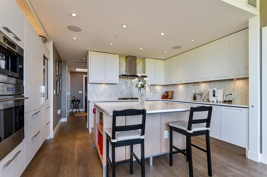 402 6333 West Boulevard Vancouver, BC - 6