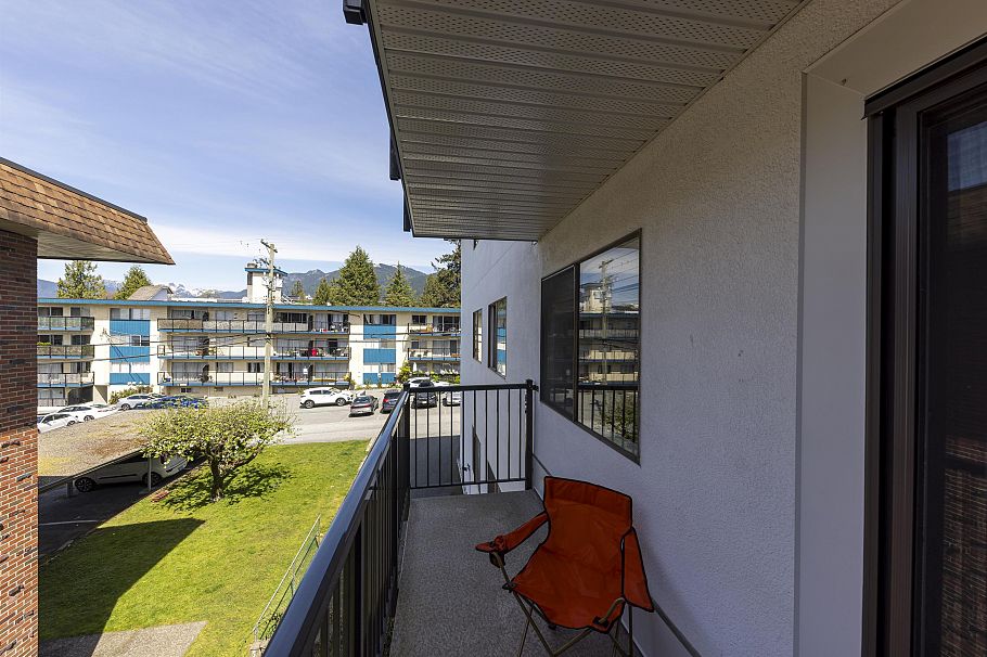 208 160 E 19th Street North Vancouver, BC - 28