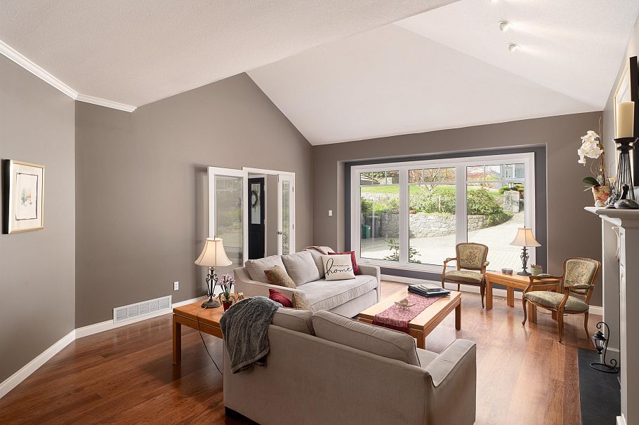 801 Regal Crescent North Vancouver, BC - 6