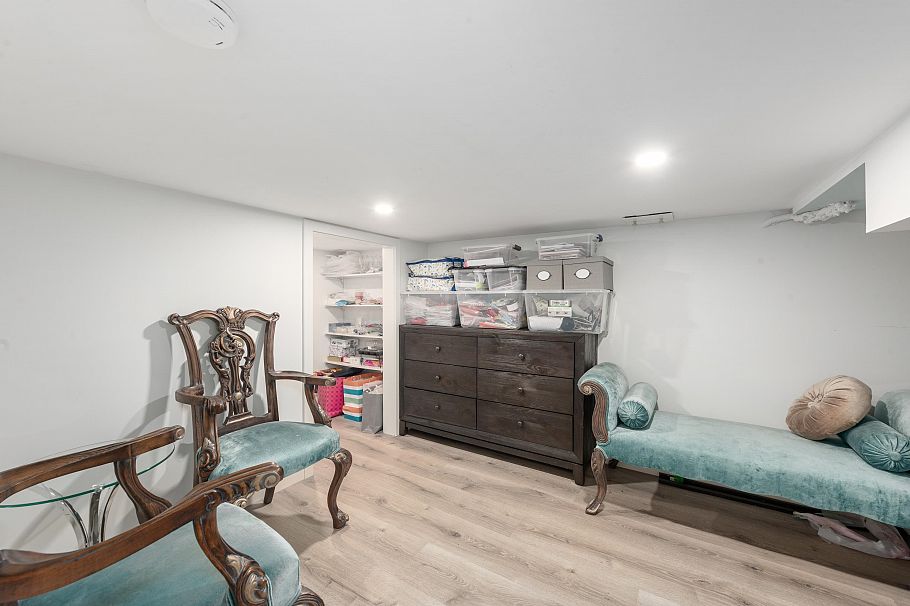 1991 Cedar Village Crescent North Vancouver, BC - 21