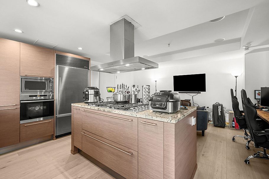 3001 1111 Alberni Street Vancouver, BC - 3