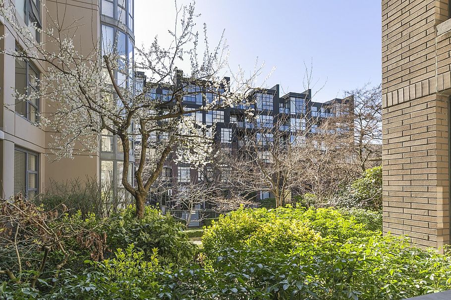 110 2263 Redbud Lane Vancouver, BC - 21