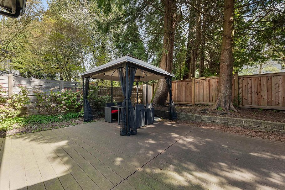 1991 Cedar Village Crescent North Vancouver, BC - 28