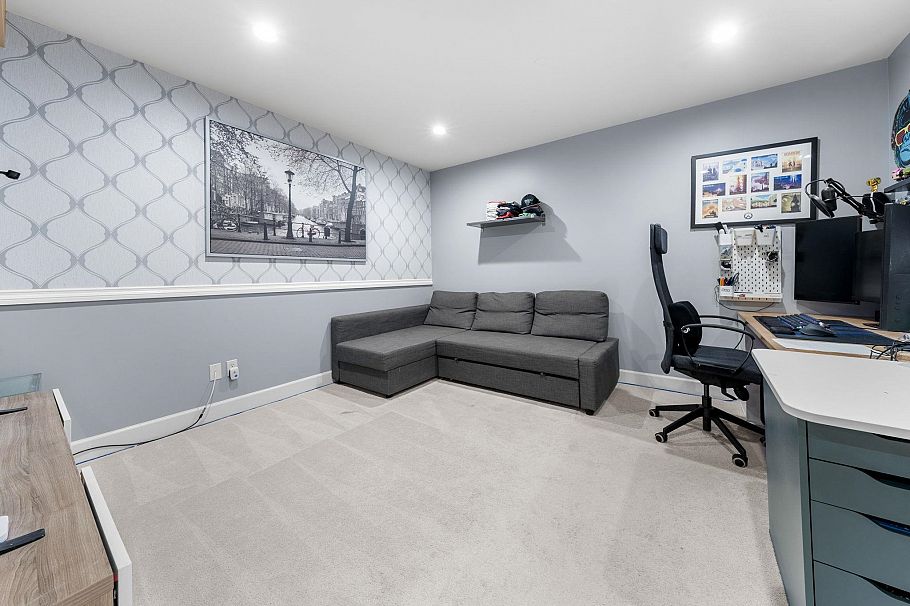 341 E 8th Street North Vancouver, BC - 33