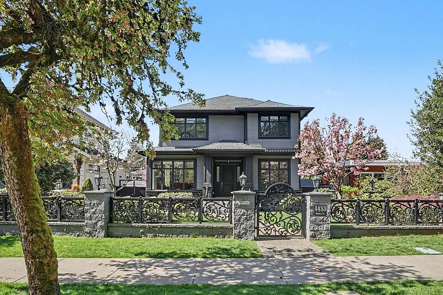 4433 Wallace Street Vancouver, BC - 1