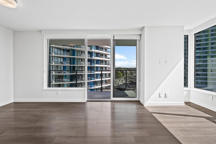 807 8238 Lord Street Vancouver, BC - 4