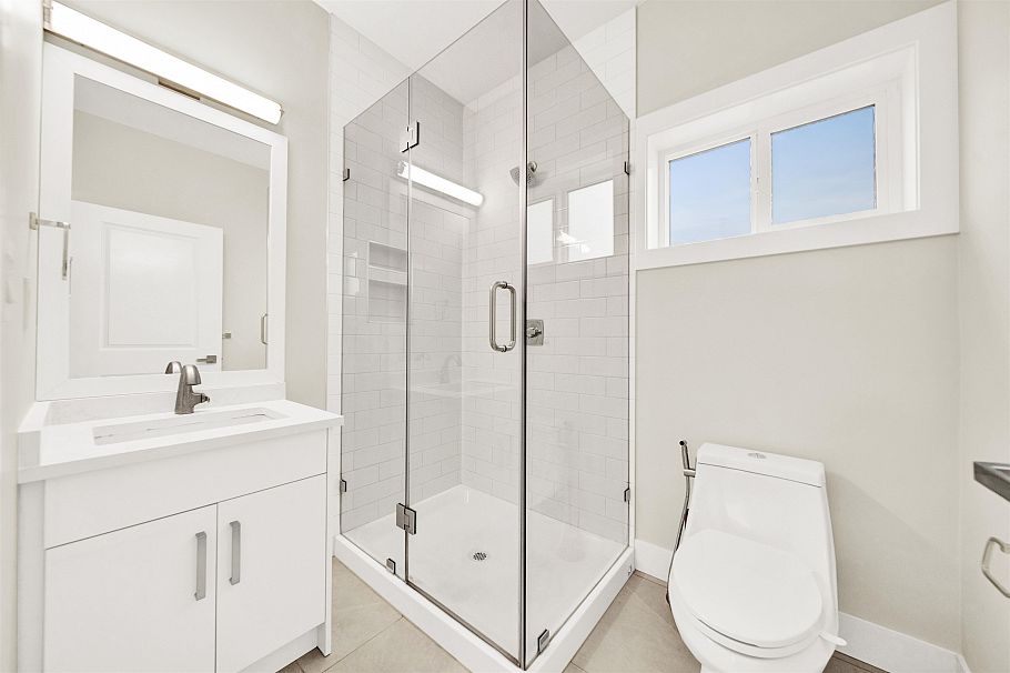 3128 Kings Avenue Vancouver, BC - 12