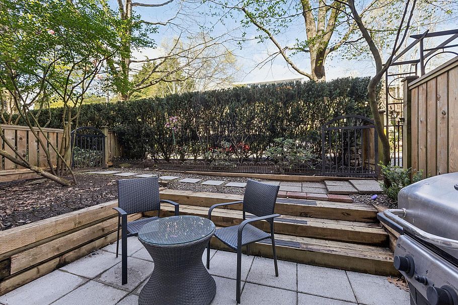 102 365 E 1st Street North Vancouver, BC - 2