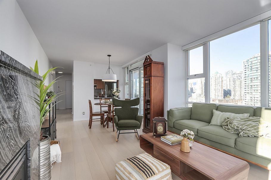 1807 1077 Marinaside Crescent Vancouver, BC - 7