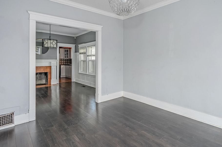 6085 Quebec Street Vancouver, BC - 9