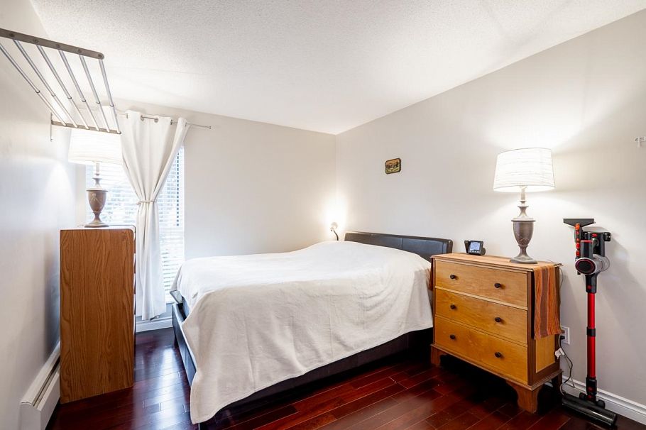 209 2211 W 2nd Avenue Vancouver, BC - 16