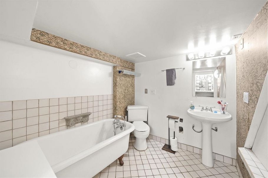 2452 2492 Balsam Street Vancouver, BC - 36