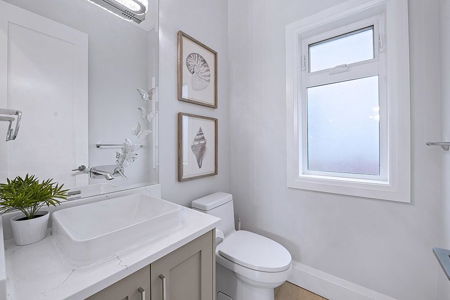 1370 Ross Road North Vancouver, BC - 14