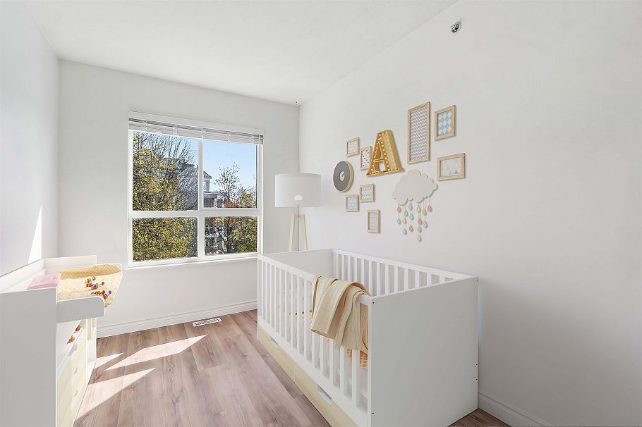 8433 Jellicoe Street Vancouver, BC - 12