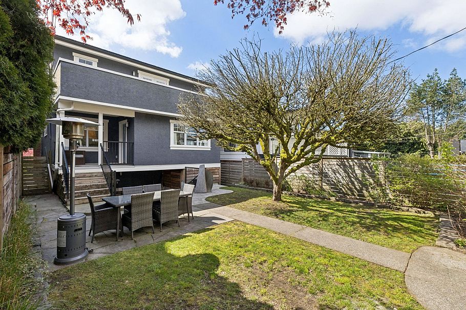 2859 W 33rd Avenue Vancouver, BC - 35