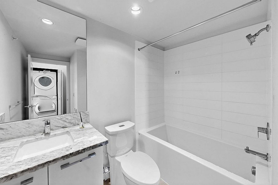 901 3281 E Kent Avenue North Vancouver, BC - 8