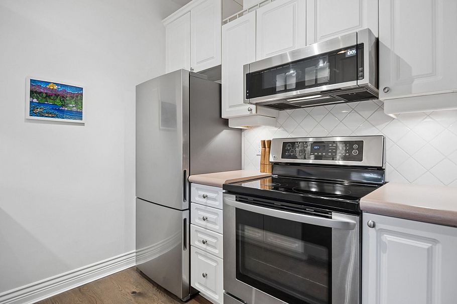 978 W 16th Avenue Vancouver, BC - 14