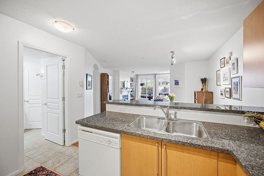 155 1100 E 29th Street North Vancouver, BC - 7