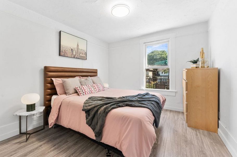 136 W 12th Avenue Vancouver, BC - 25