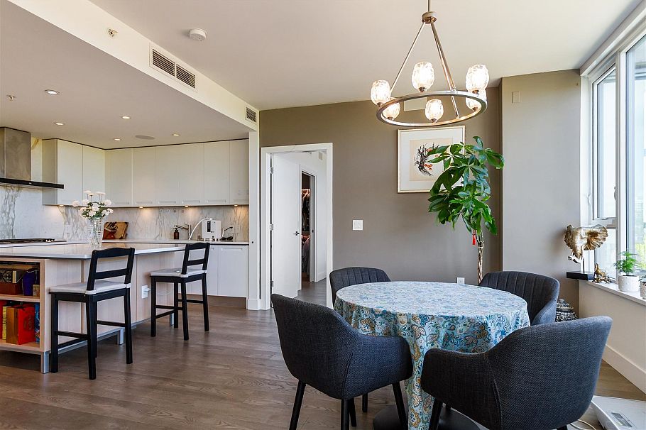 402 6333 West Boulevard Vancouver, BC - 7