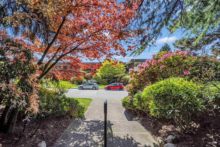 103 150 E 5th Street North Vancouver, BC - 27