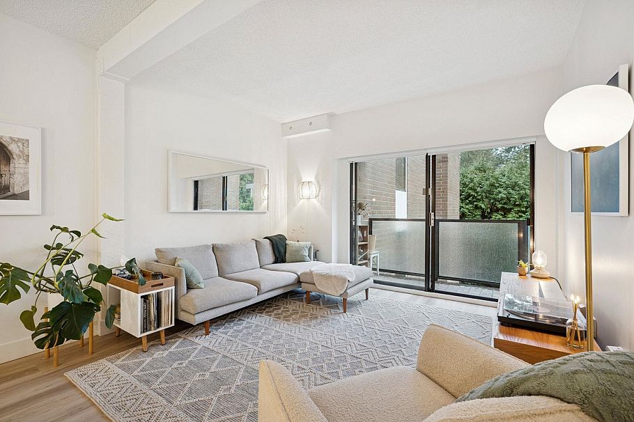 304 1535 Nelson Street Vancouver, BC - 1