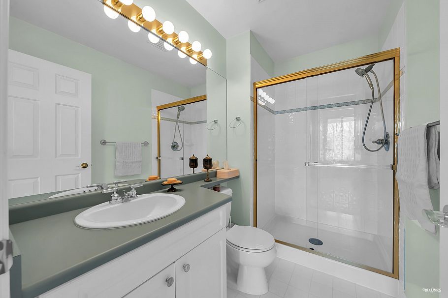 321 360 E 36th Avenue Vancouver, BC - 11