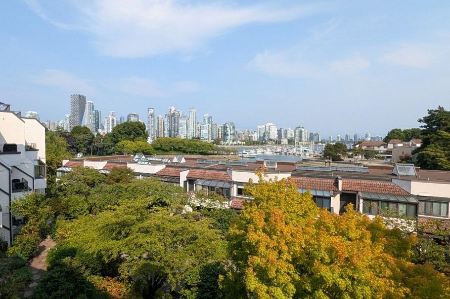 21 1201 Lamey's Mill Road Vancouver, BC - 11