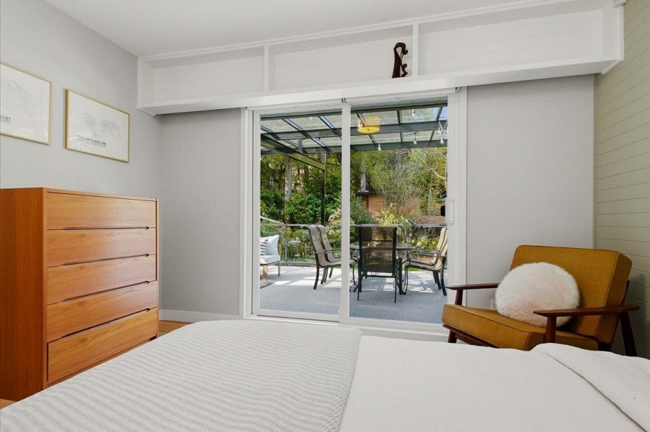 1392 Chamberlain Drive North Vancouver, BC - 16