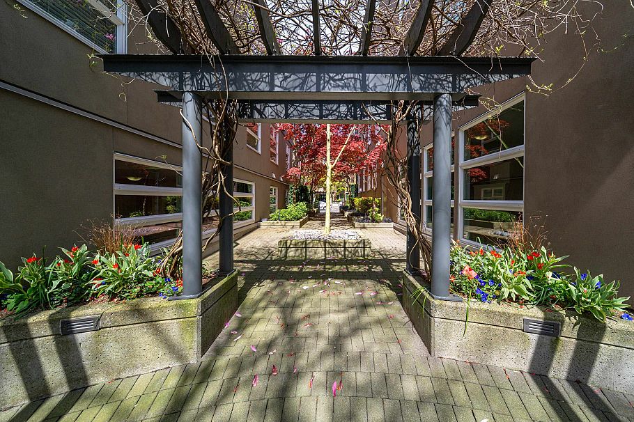 104 2181 W 12th Avenue Vancouver, BC - 32