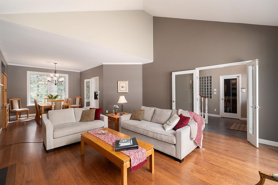 801 Regal Crescent North Vancouver, BC - 4