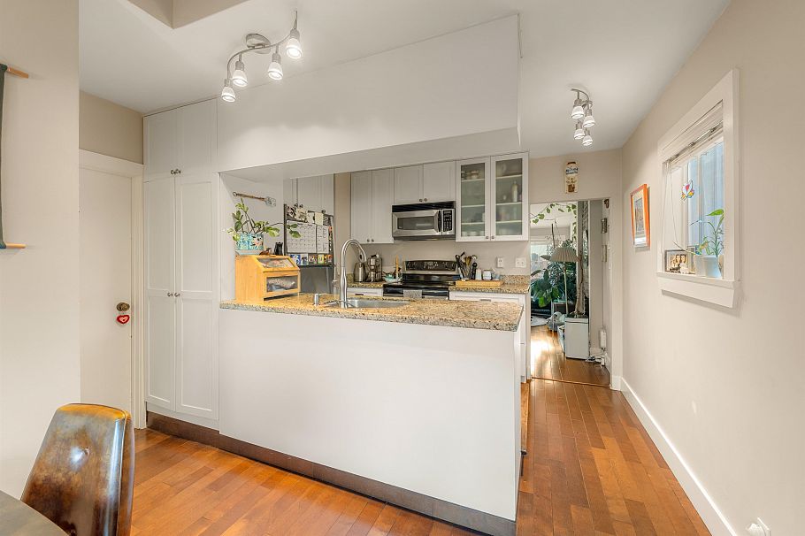 612 E 4th Street North Vancouver, BC - 9