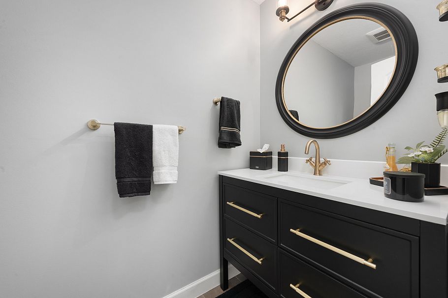 1991 Cedar Village Crescent North Vancouver, BC - 15